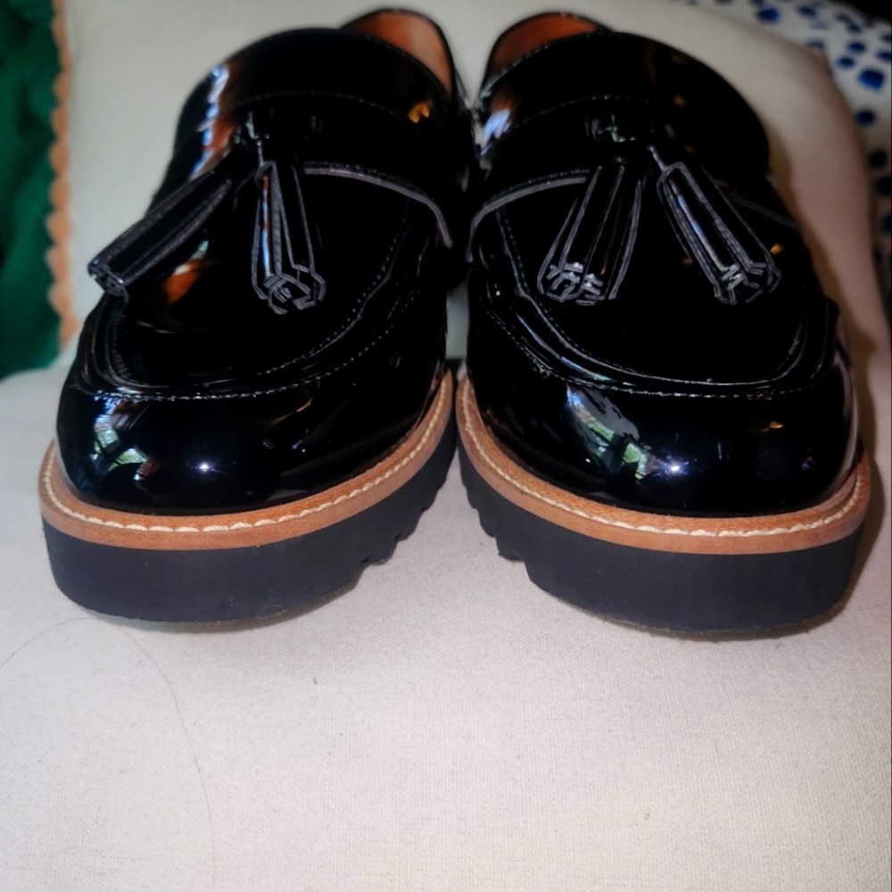 Black patent leather Franco sarto tassle loafers